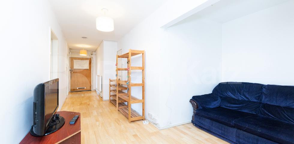 			3 Bedroom, 1 bath, 1 reception Apartment			 Skinner Street , CLARKENWELL EC1